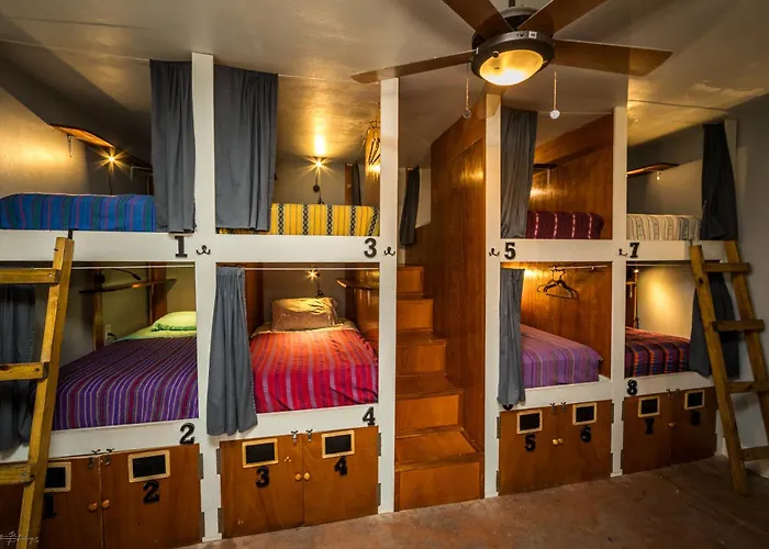 Sandbar Beachfront Hotel & Hostel Restaurant