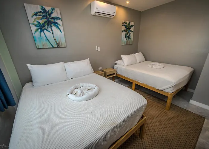 Hostel Sandbar Beachfront Hotel & Hostel Restaurant *