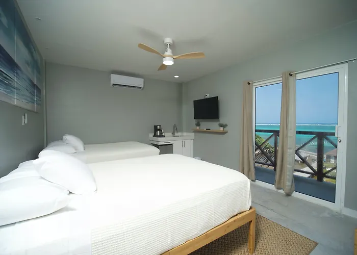 Hostel Sandbar Beachfront Hotel & Hostel Restaurant *