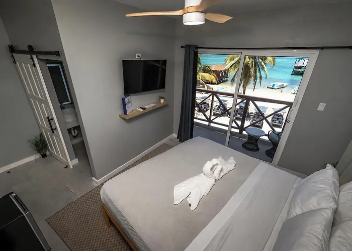 Hostel Sandbar Beachfront Hotel & Hostel Restaurant San Pedro (Ambergris Caye)