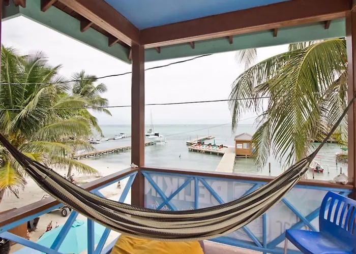 Sandbar Beachfront Hotel & Hostel Restaurant Hostel San Pedro (Ambergris Caye)