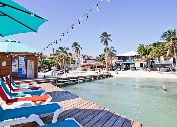 Sandbar Beachfront Hotel & Hostel Restaurant Hostel